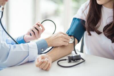 visita pressione medico