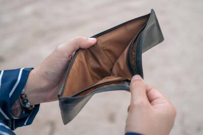 portafoglio vuoto debito disoccupazione