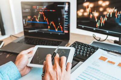 esperto investimenti affari azioni