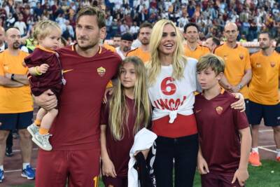 FRANCESCO TOTTI ILARY BLASI