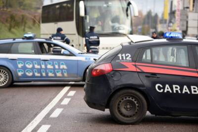 Auto carabinieri polizia