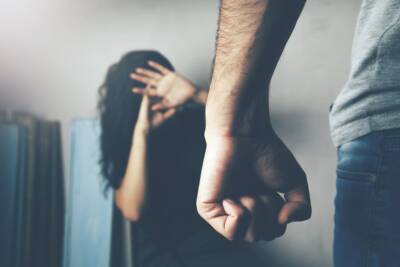 violenza su una donna