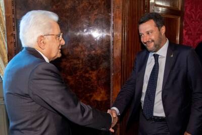 Sergio Mattarella e Matteo Salvini