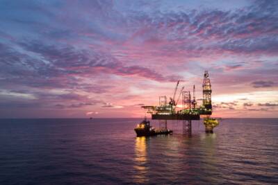 impianto piattaforma perforazione gas petrolio mare