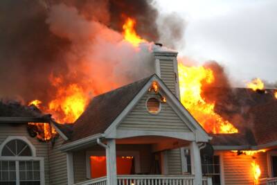 incendio, appartamento casa in fiamme