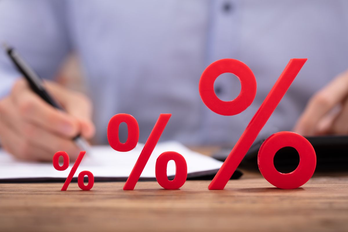 aumento percentuale tasse inflazione interessi