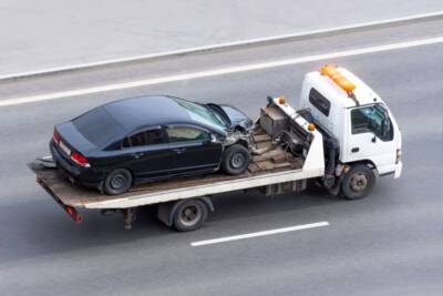 carro attrezzi trasporta auto