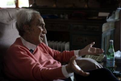 Emilio Fede in casa