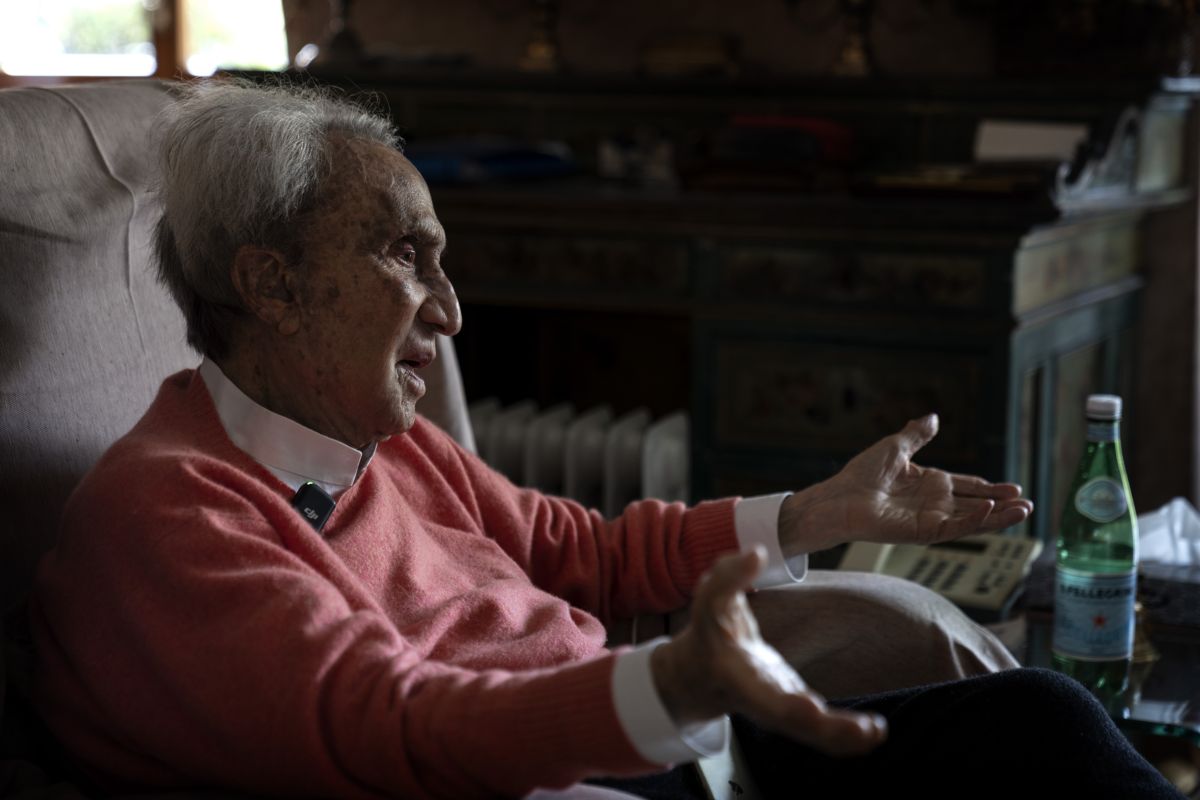 Emilio Fede in casa