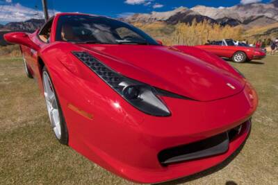 macchina Ferrari rossa