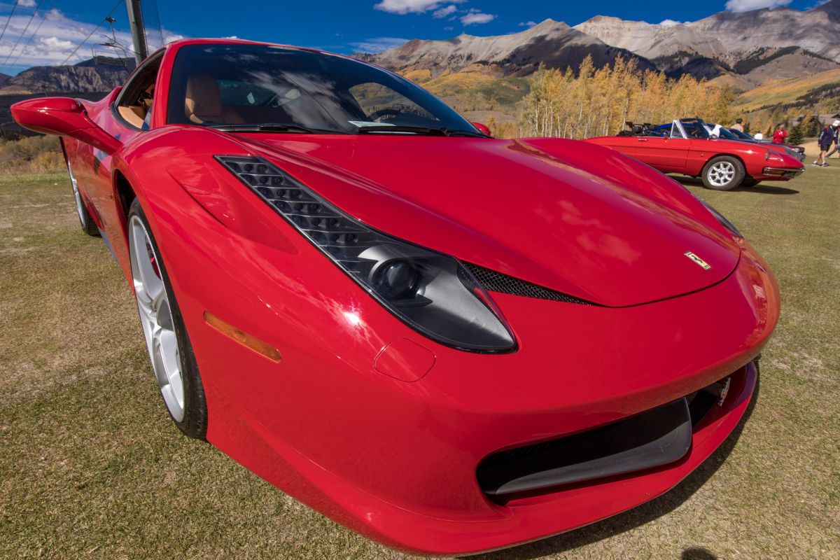 macchina Ferrari rossa