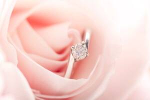 Anello di fidanzamento con diamante
