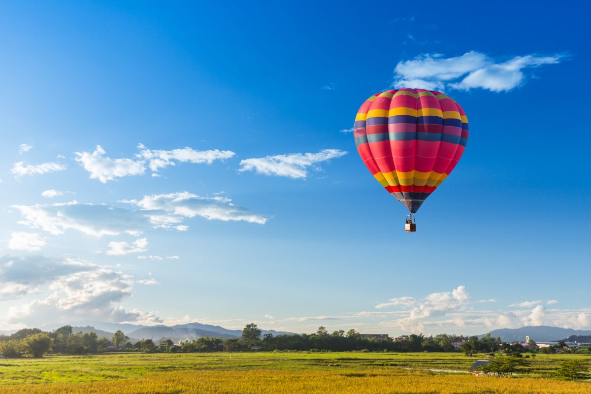 Il panorama con una mongolfiera