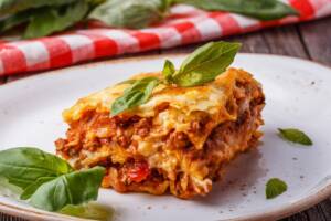 Un piatto di lasagne alla bolognese