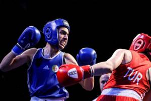 Khelif Imane dell'Algeria in azione al Torneo Internazionale di Boxe Ahmet Comert a Istanbul, il 18 gennaio 2020