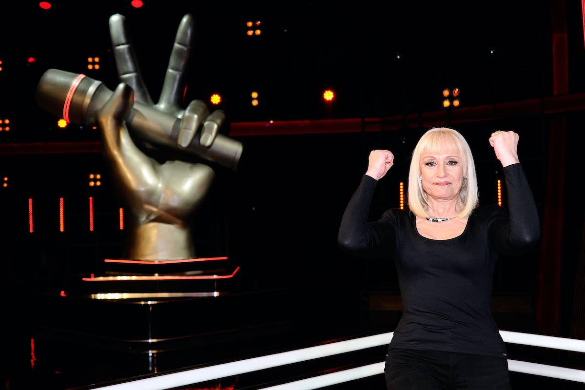 Raffaella Carrà sorridente alla presentazione di The Voice