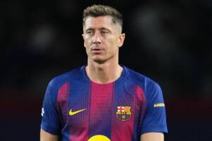 l'attaccante polacco Robert Lewandowski con la maglia del Barcellona