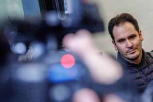 Andrea Sempio fotografato dai giornalisti