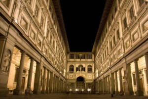 Gallerie Uffizi a Firenze in notturna