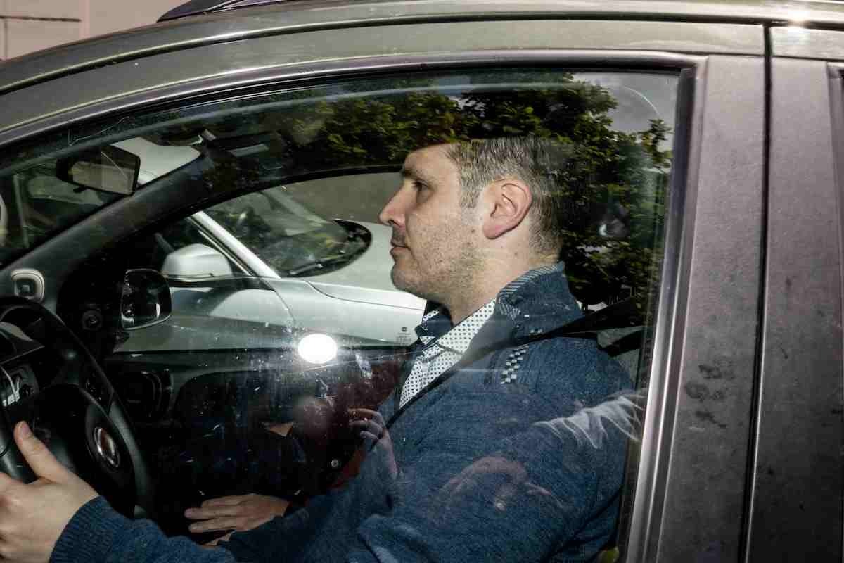 Andrea Sempio alla guida di un'auto