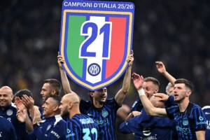 i giocatori dell'Inter festeggiano lo scudetto numero 21 a San Siro