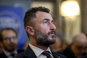 il deputato Emanuele Pozzolo di profilo
