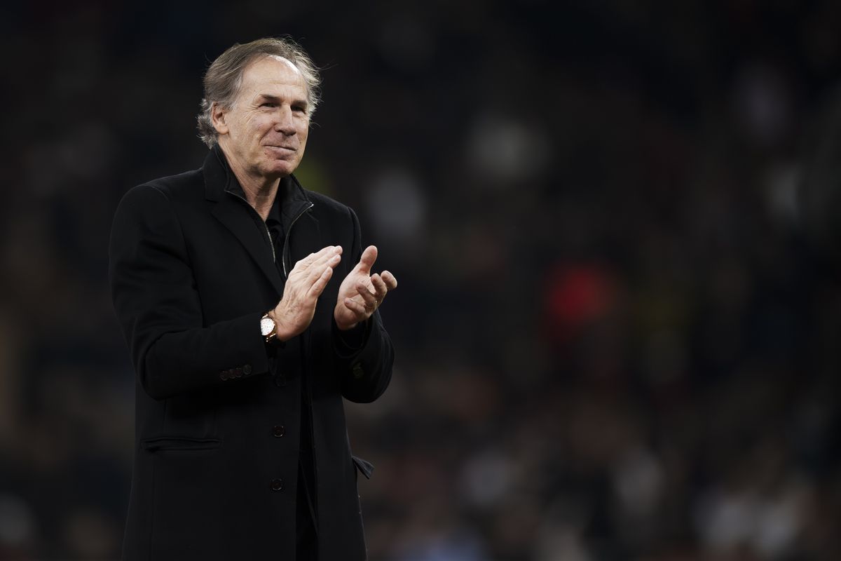 Franco Baresi a San Siro applaude ai tifosi
