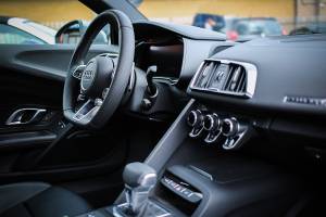 interno di una auto Audi